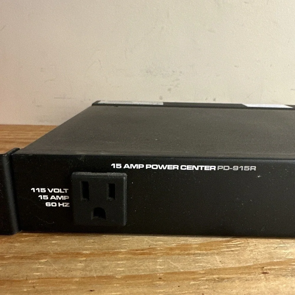 Middle Atlantic Products Inc M-POWER PD-915R Power Center w/ Cord‎ Used